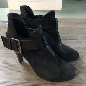Donald Pliner black booties